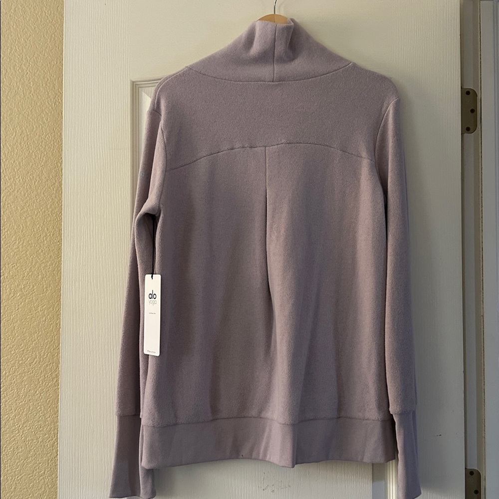 SUPER RARE!🦄 BNWT ALO Yoga Warmth Coverup M Lavender Dusk - Picture 3 of 8